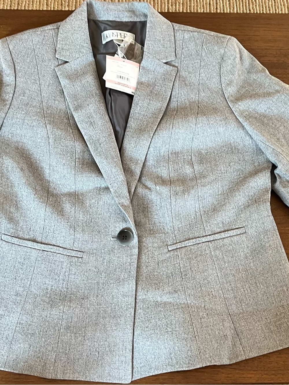 NWT Kasper Women's Polyester  Gray  Blazer Petite 10p, 1 button closure